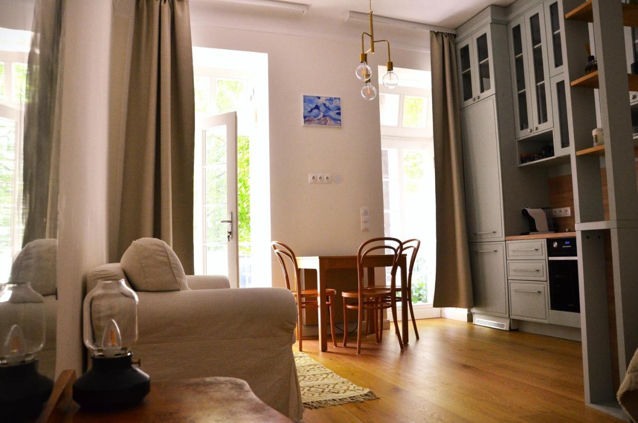 Central Vienna Apartment With Garden View Bagian luar foto
