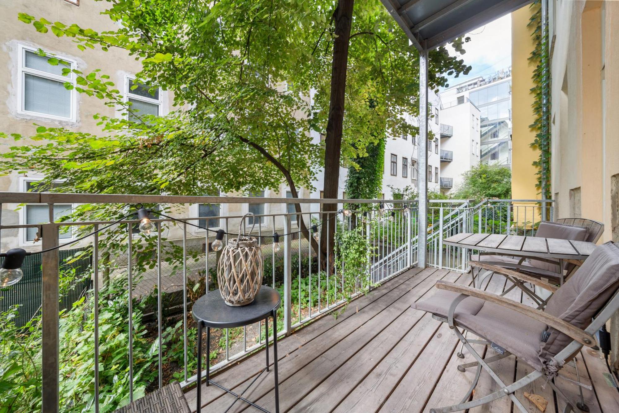 Central Vienna Apartment With Garden View Bagian luar foto